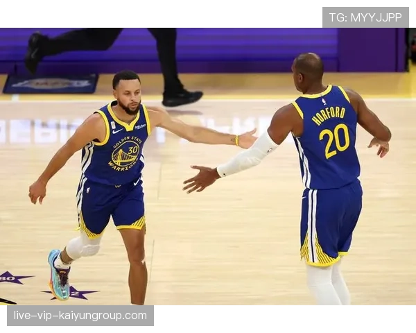 勇士外线三分雨淹没对手,库里领衔全场,勇士队库里三分 勇士外线三分雨淹没对手,库里领衔全场,勇士队库里三分